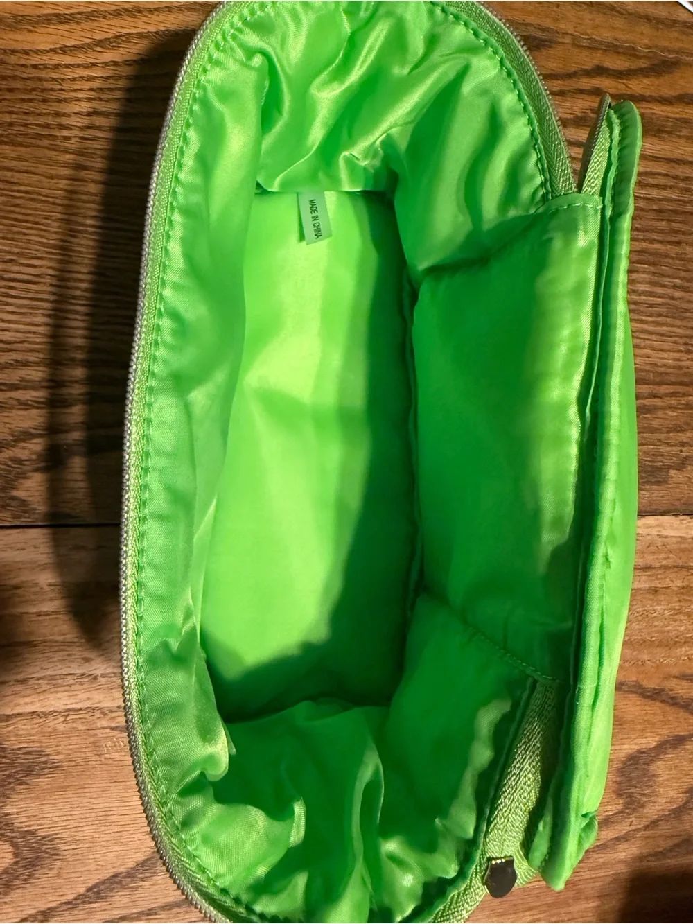 Garnier duo with bright green toiletry bag